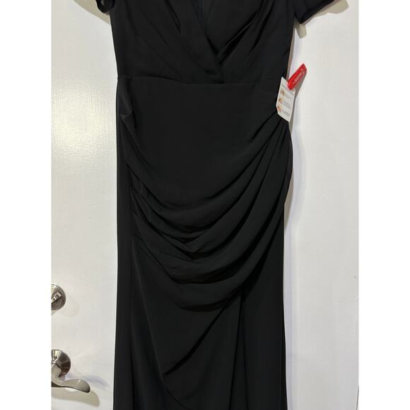 Ieena Mac Duggal Sequined Embellished Shoulder Evening Gown Size 8 NWOT #55704 - Picture 7 of 16